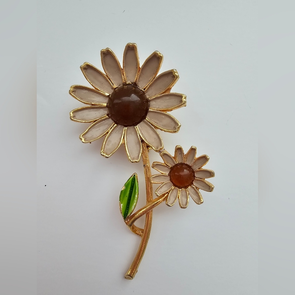 Vintage Signed Weiss Enamel Daisy Brooch - 1960s Cream & Brown Floral Spray
